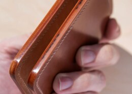 How to get a mirror-like shiny edge on leather goods?